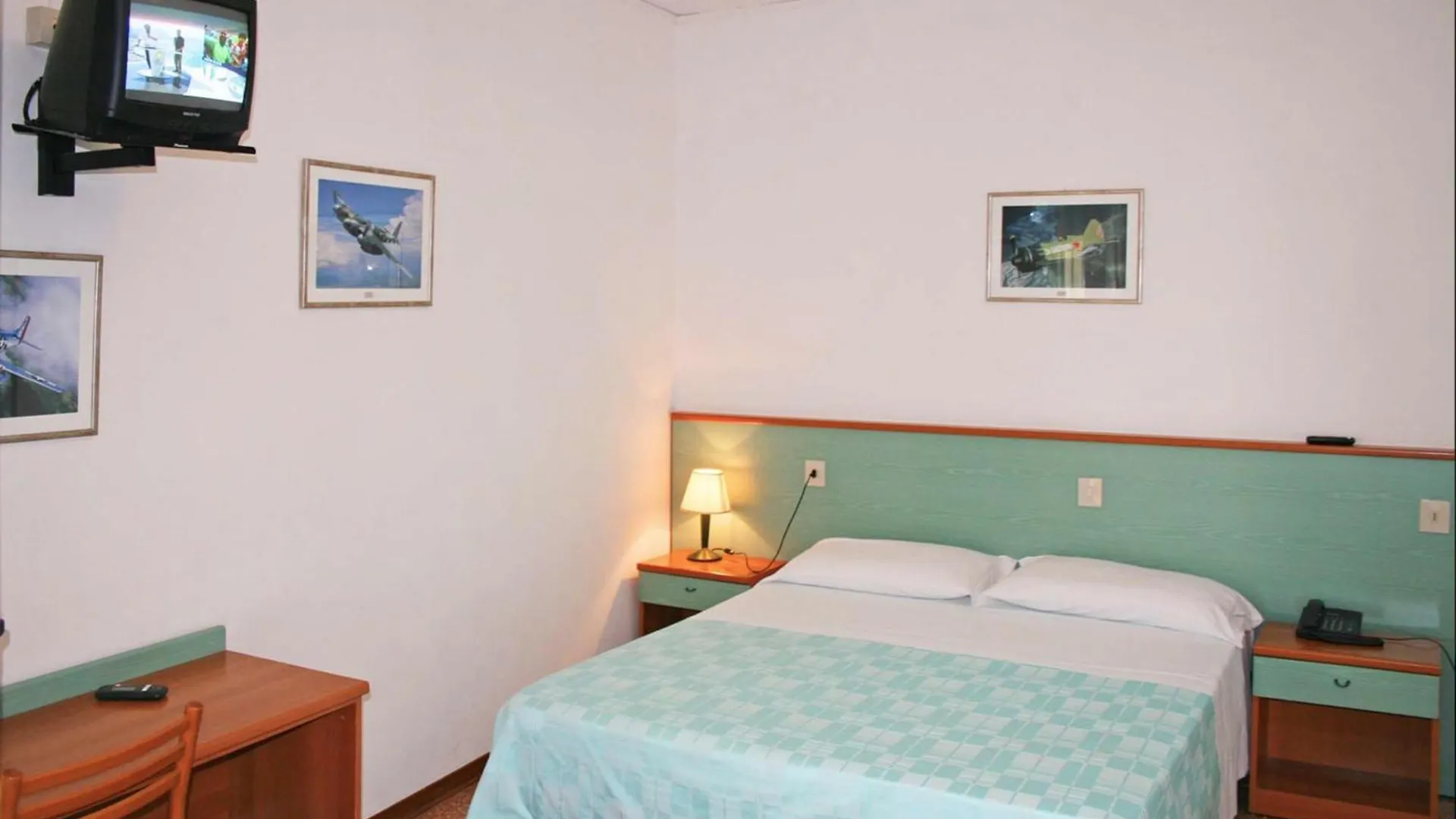 Hotel Janeiro Frontemare 利多迪迪耶索洛
